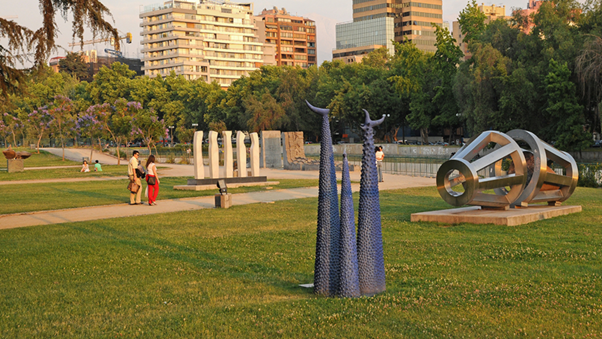 Gestión hídrica eficiente en áreas verdes: transformando las plazas de Providencia con Hunter
